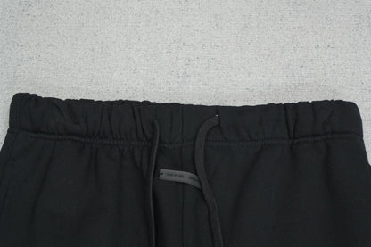 F - SWEATPANTS
