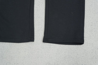 B - SWEATPANTS