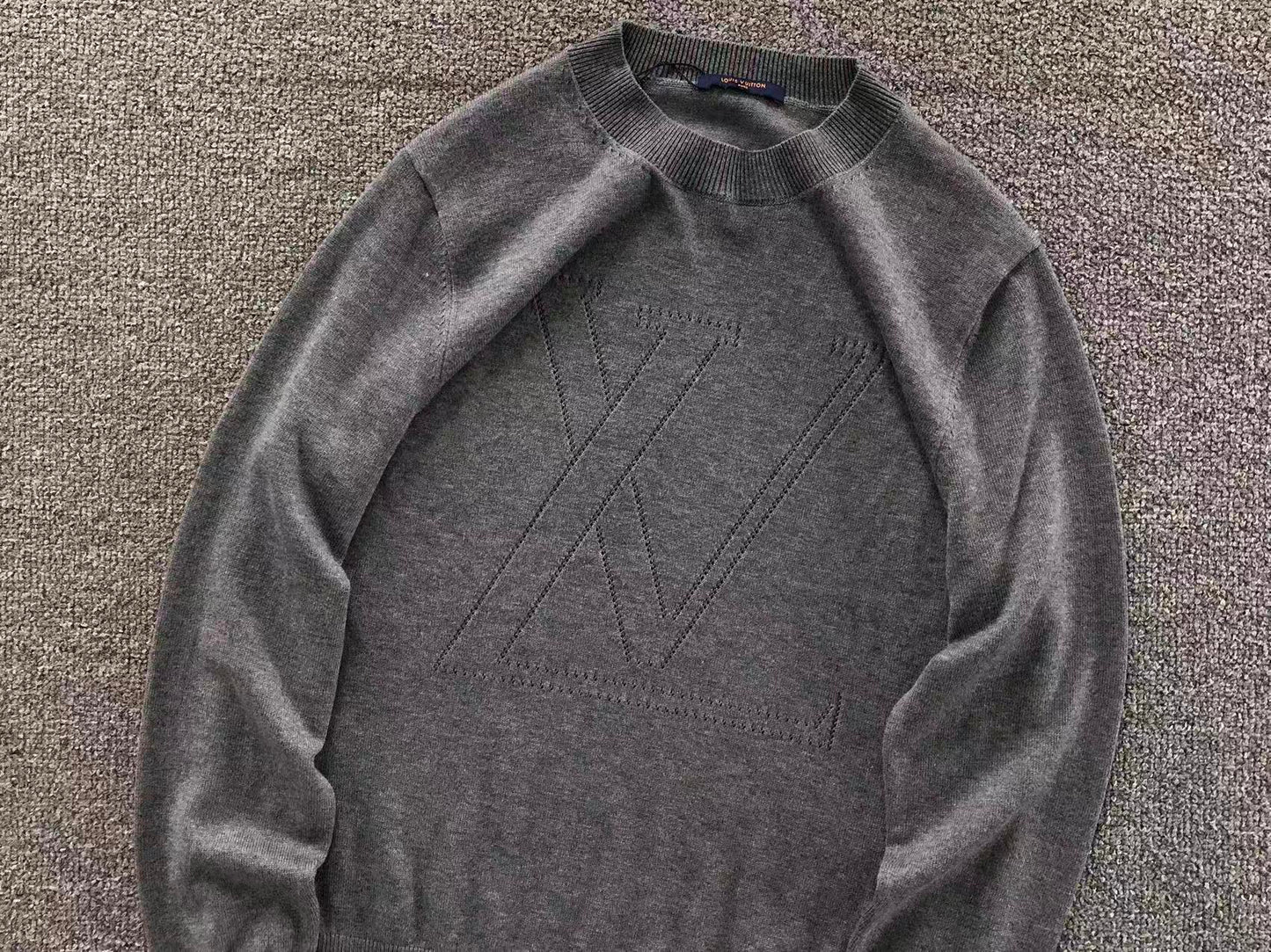 L - SWEATER