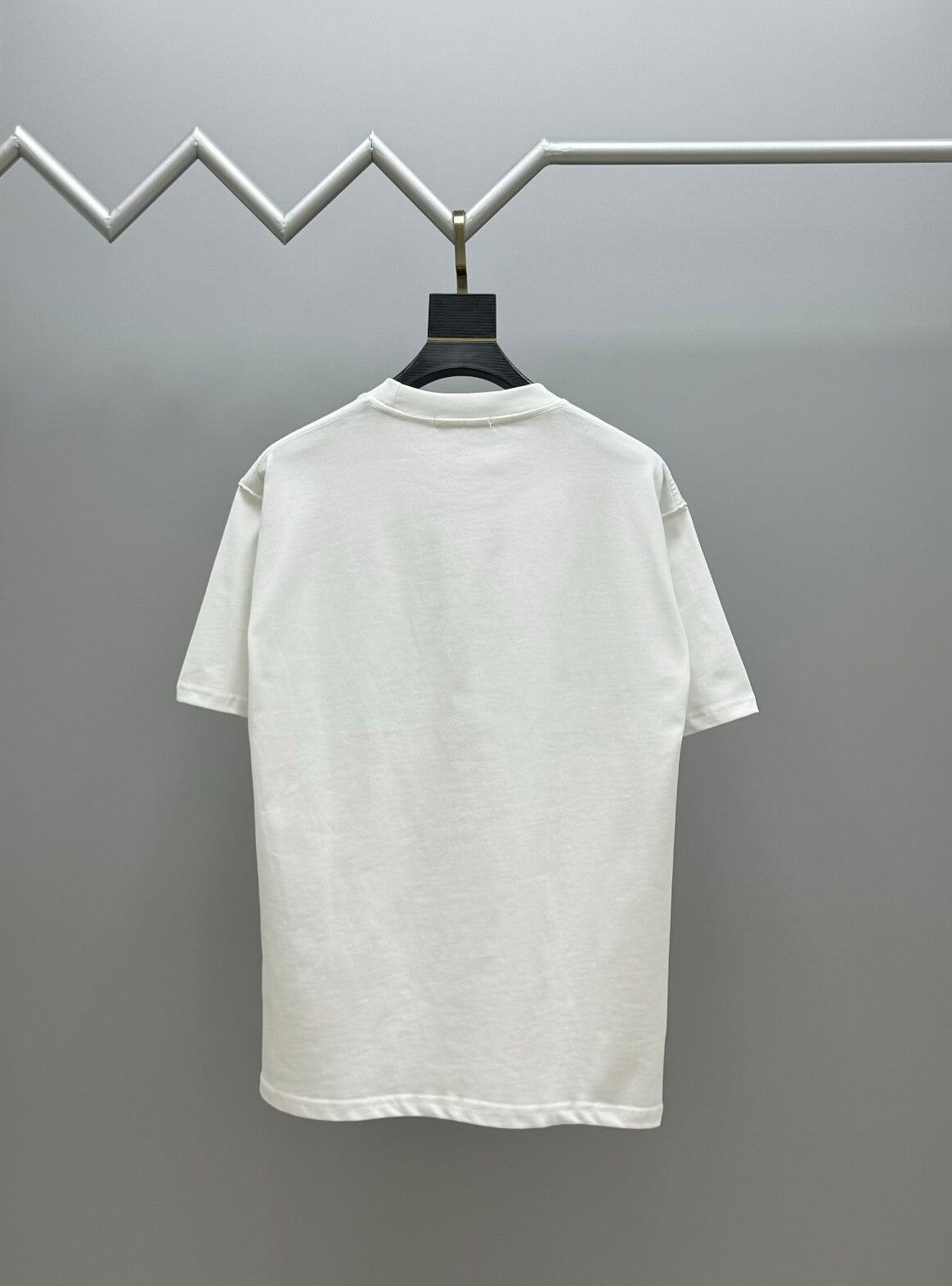 V - TSHIRT