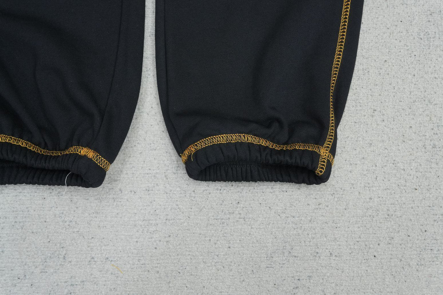 C - SWEATPANTS