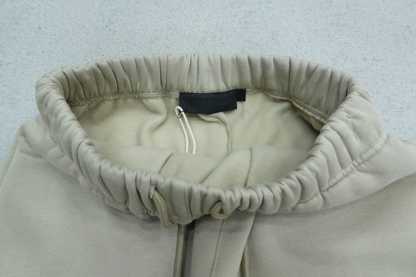 F - SWEATPANTS
