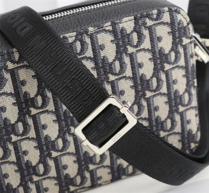D - TASCHE