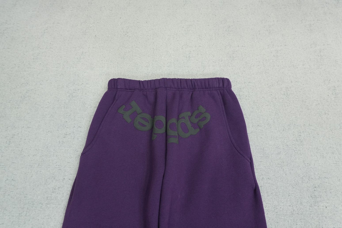 S - SWEATPANTS