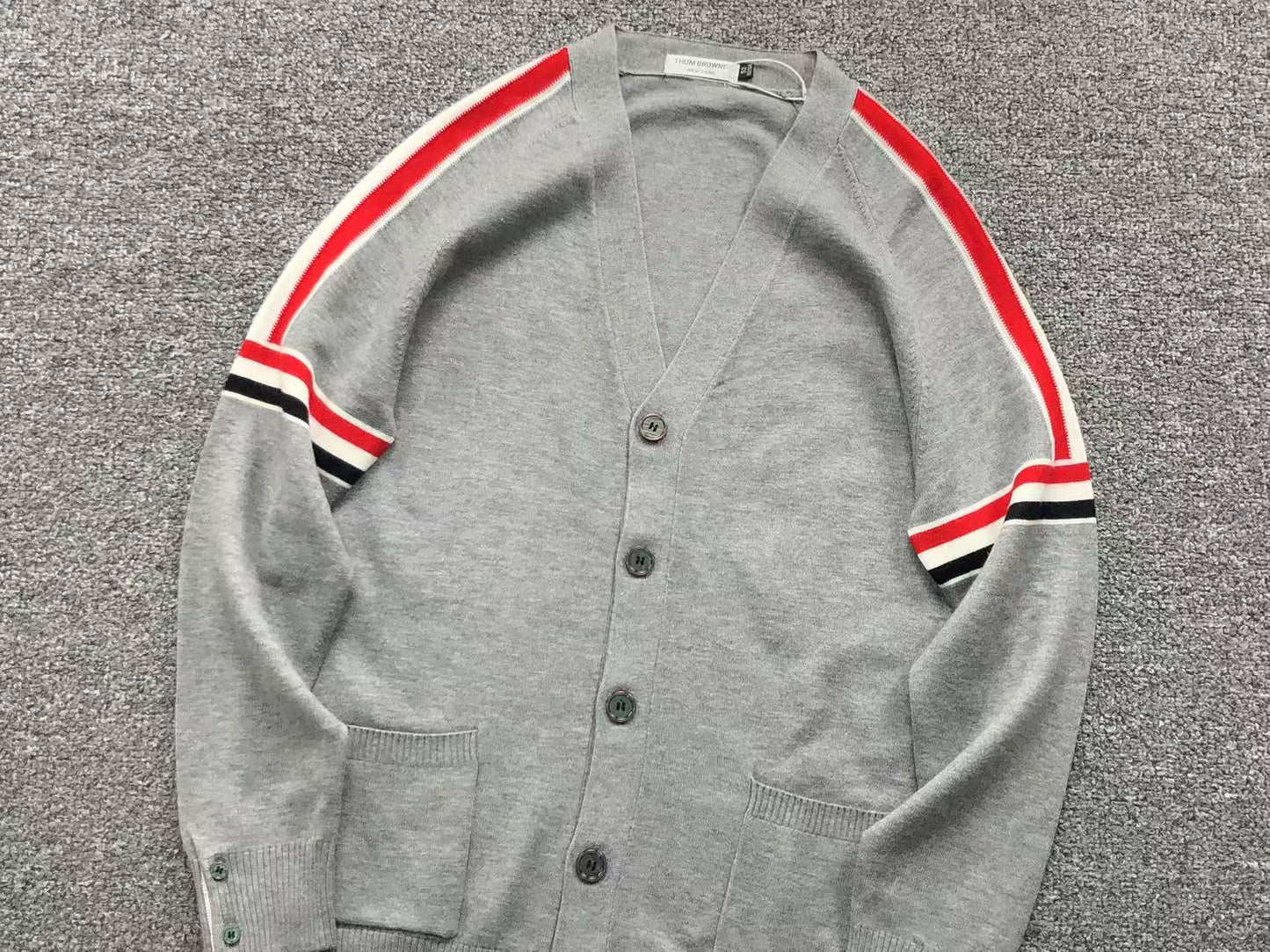 T - SWEATER