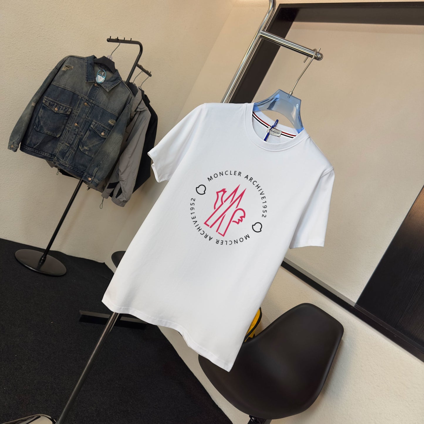 M - TSHIRT