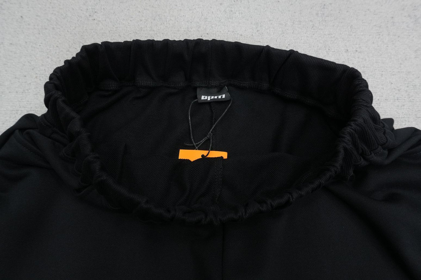 S - SWEATPANTS