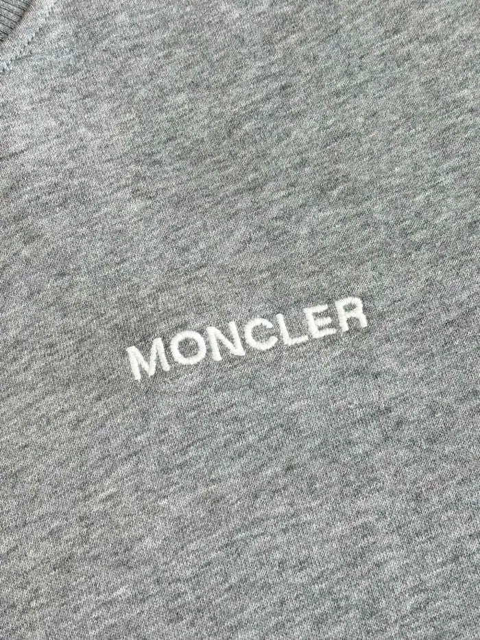 M  - SWEATER