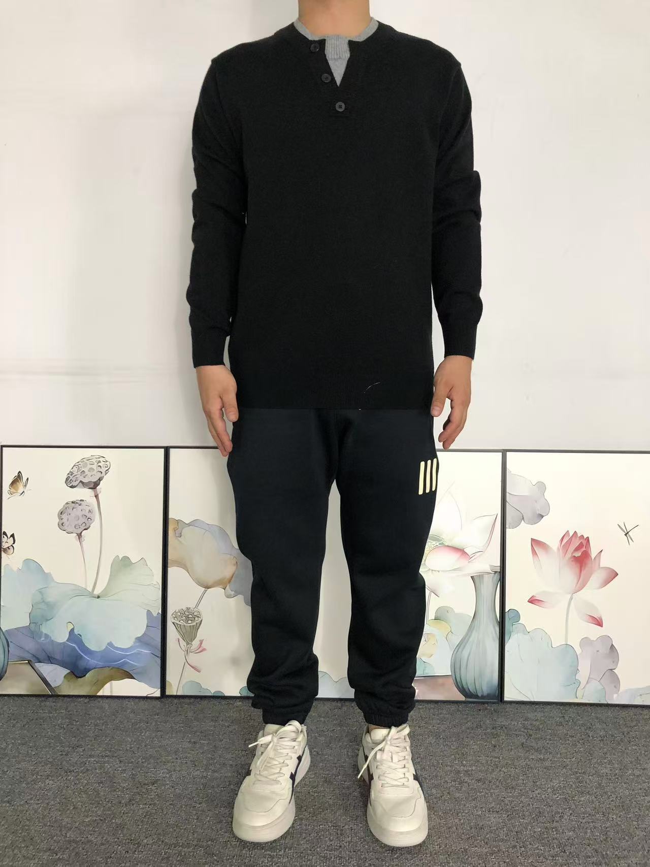 B - SWEATER