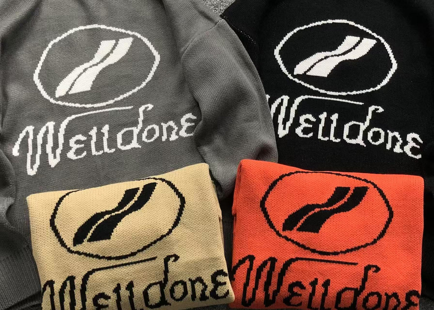 W - SWEATER