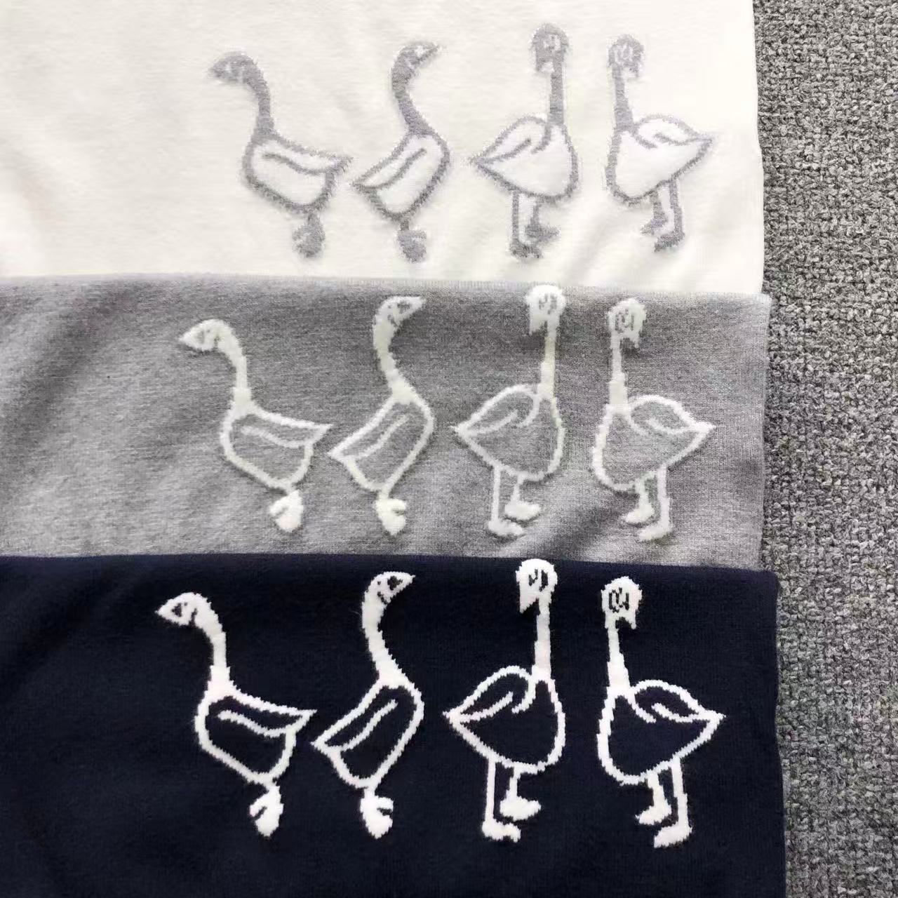 T - SWEATER