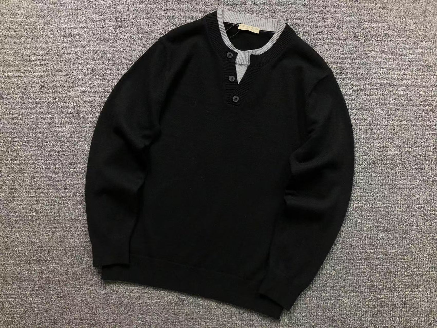 B - SWEATER