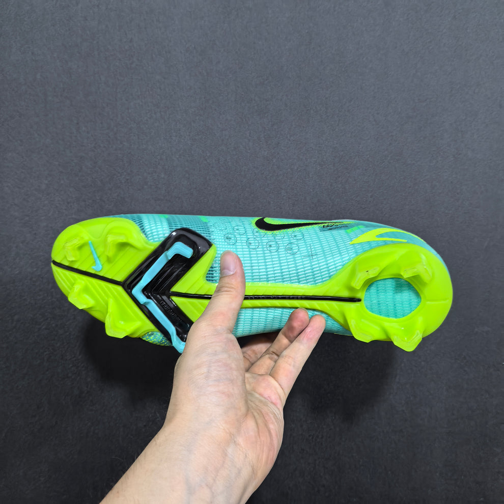 M - FUSSBALLSCHUHE
