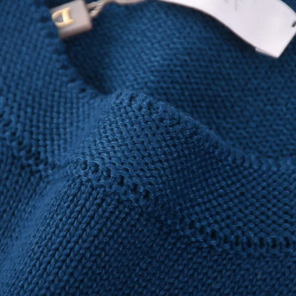 D - SWEATER