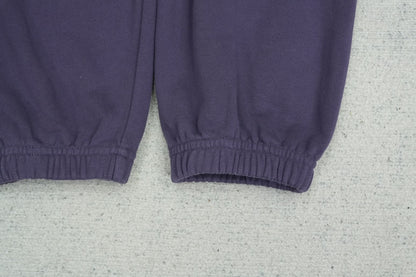 D - SWEATPANTS
