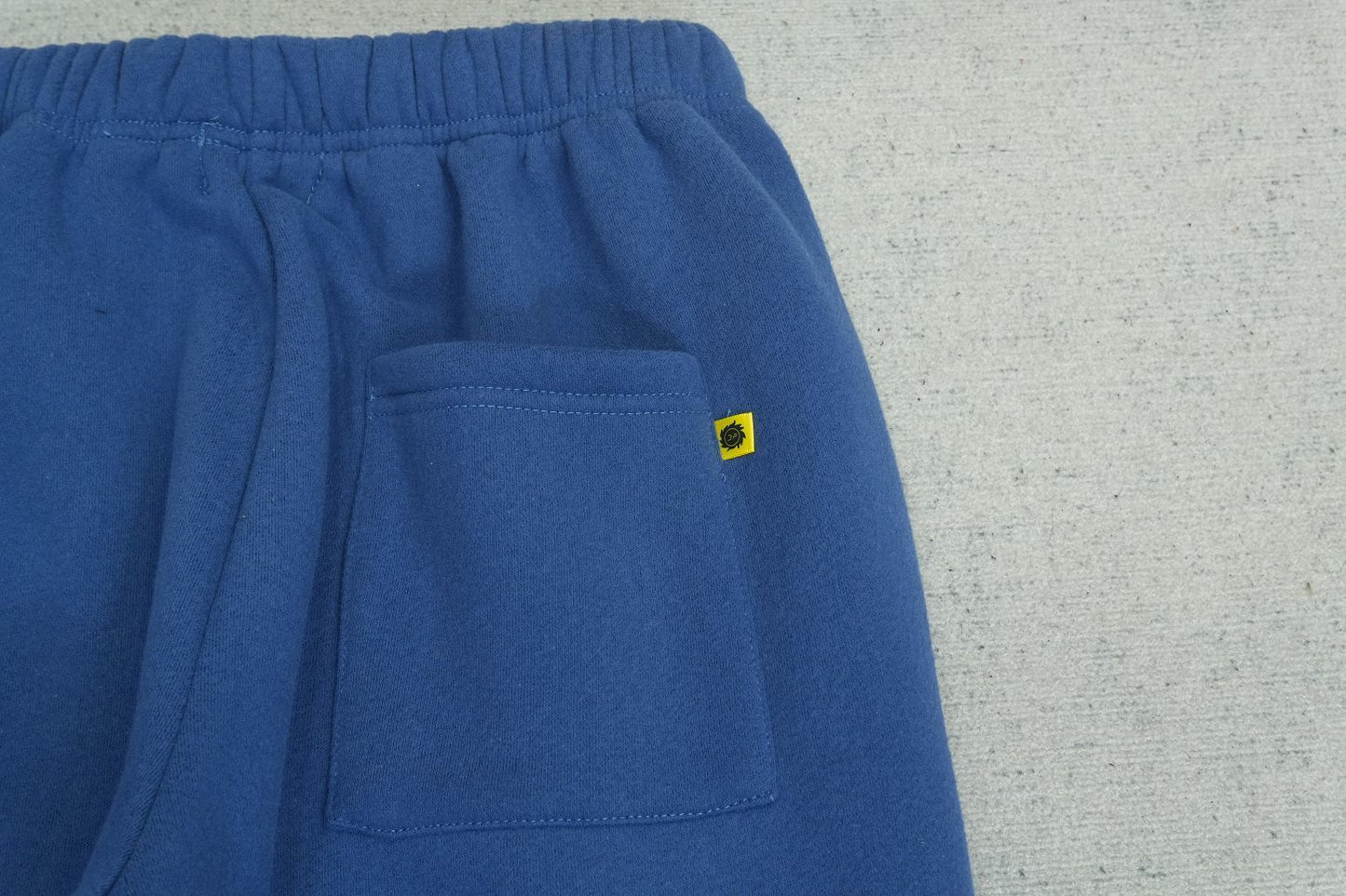B - SWEATPANTS