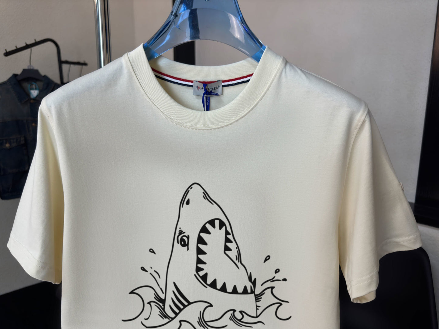 M - TSHIRT