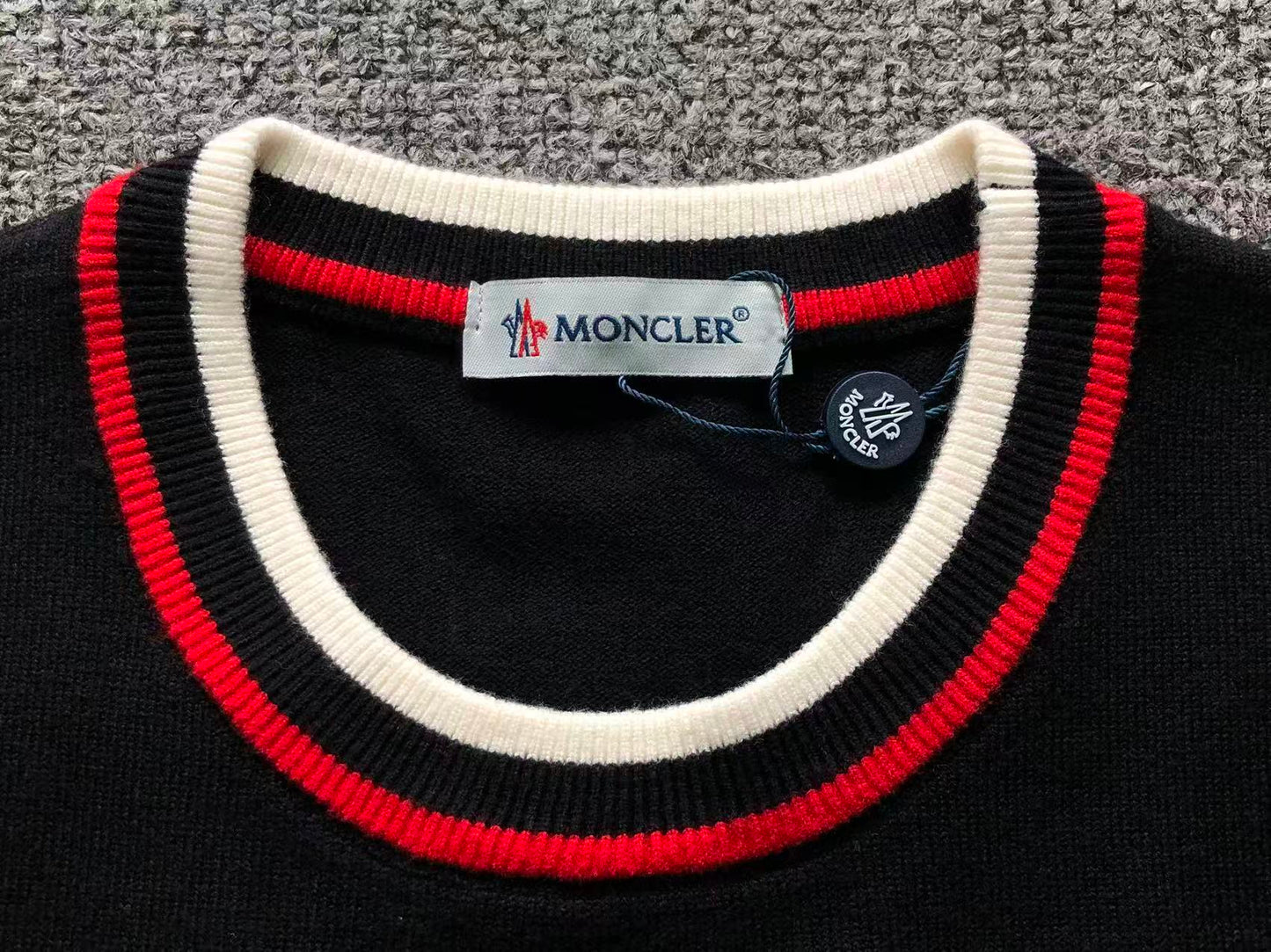 M - SWEATER