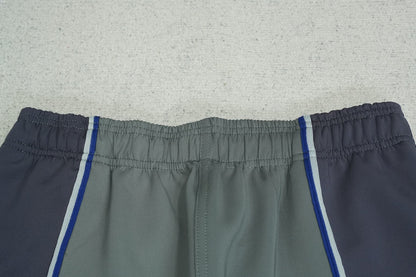 D - SWEATPANTS