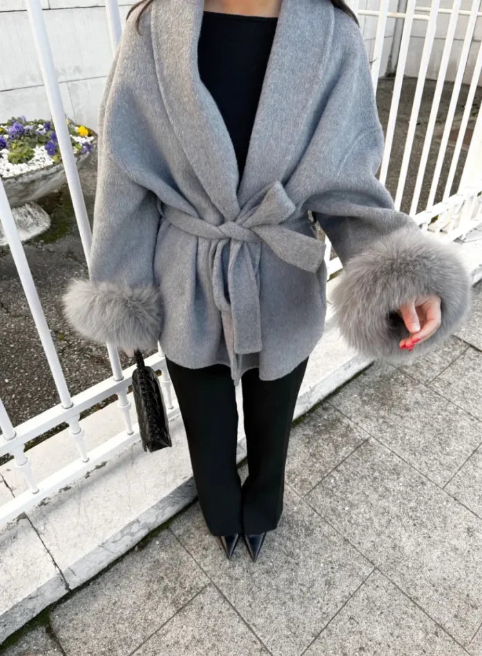 WOLLMANTEL MIT PELZ - GRAU