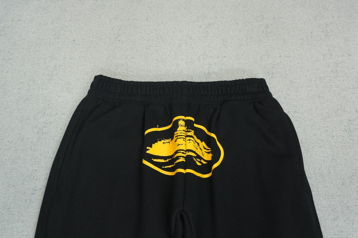 C - SWEATPANTS