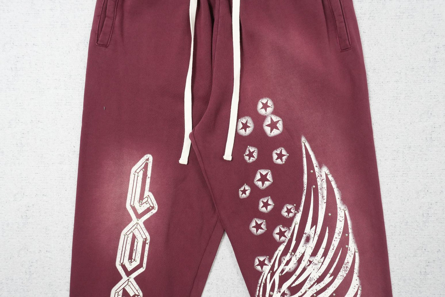 L - SWEATPANTS