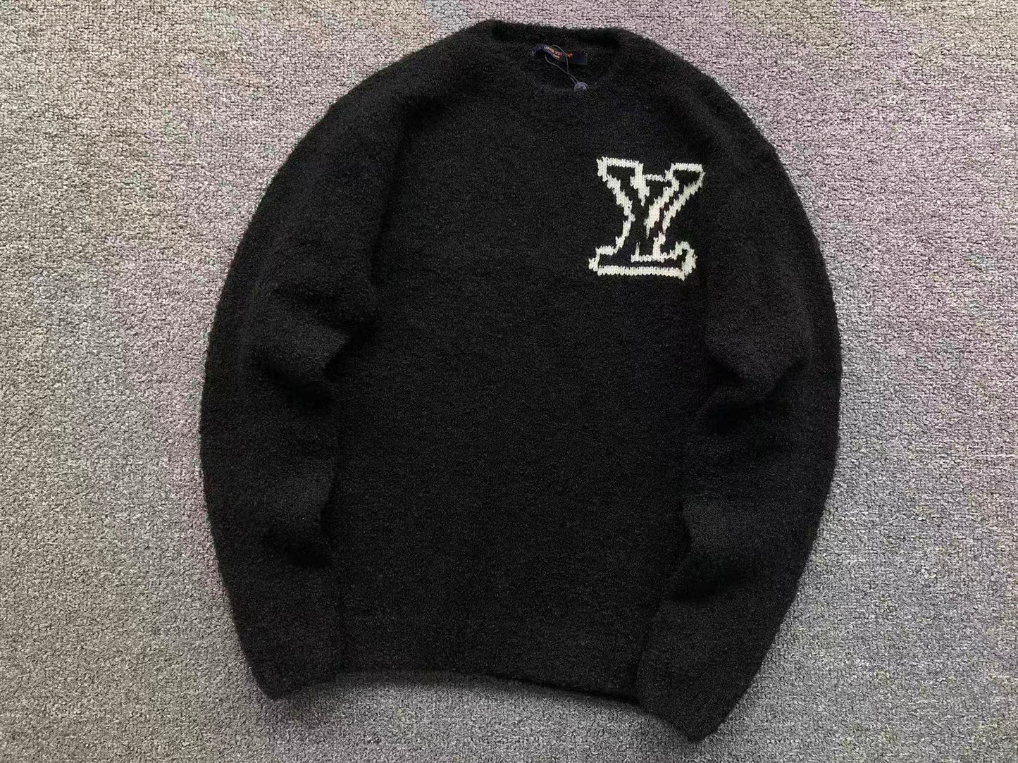 L - SWEATER