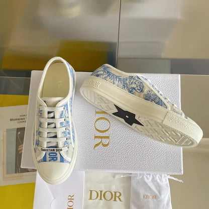 D - SNEAKERS