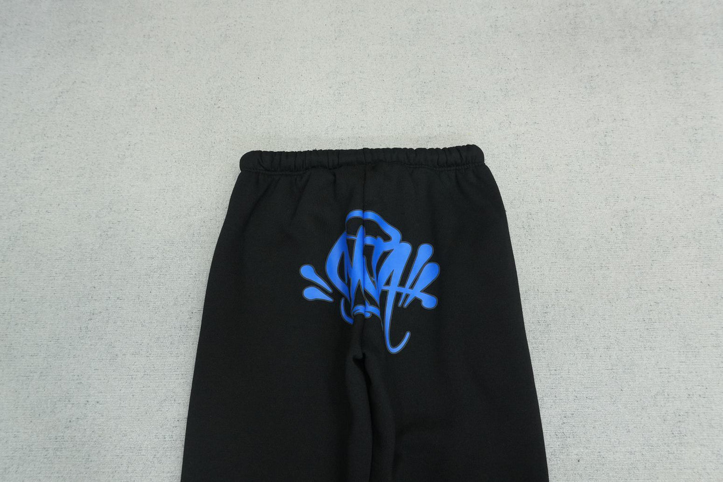 S - SWEATPANTS