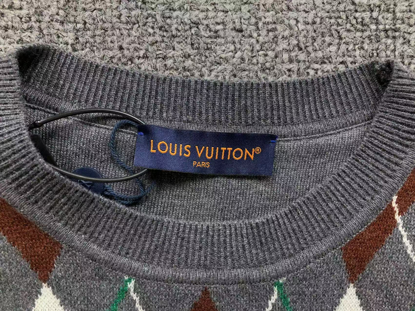 L - SWEATER