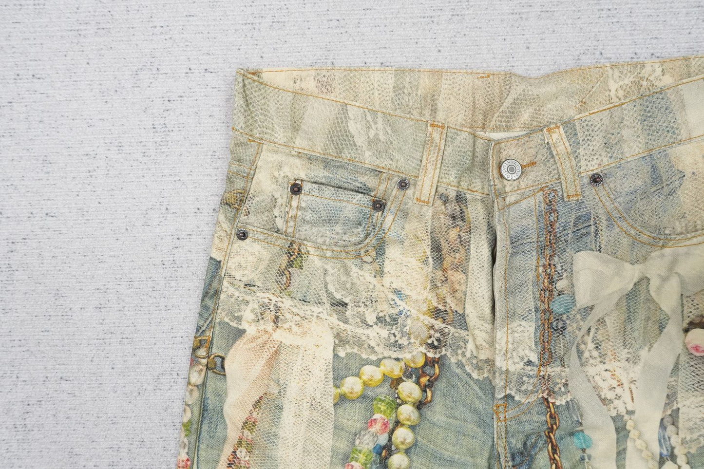 A - JEANS