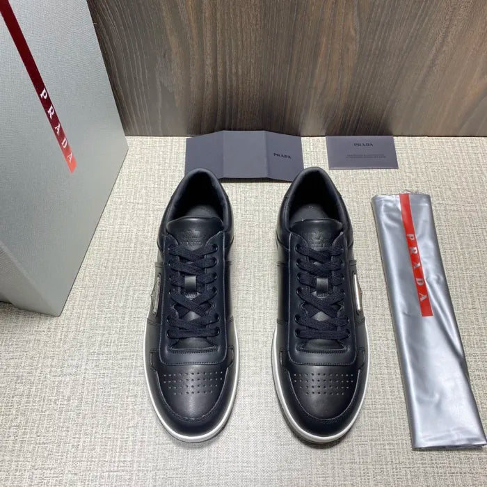 P - SNEAKERS
