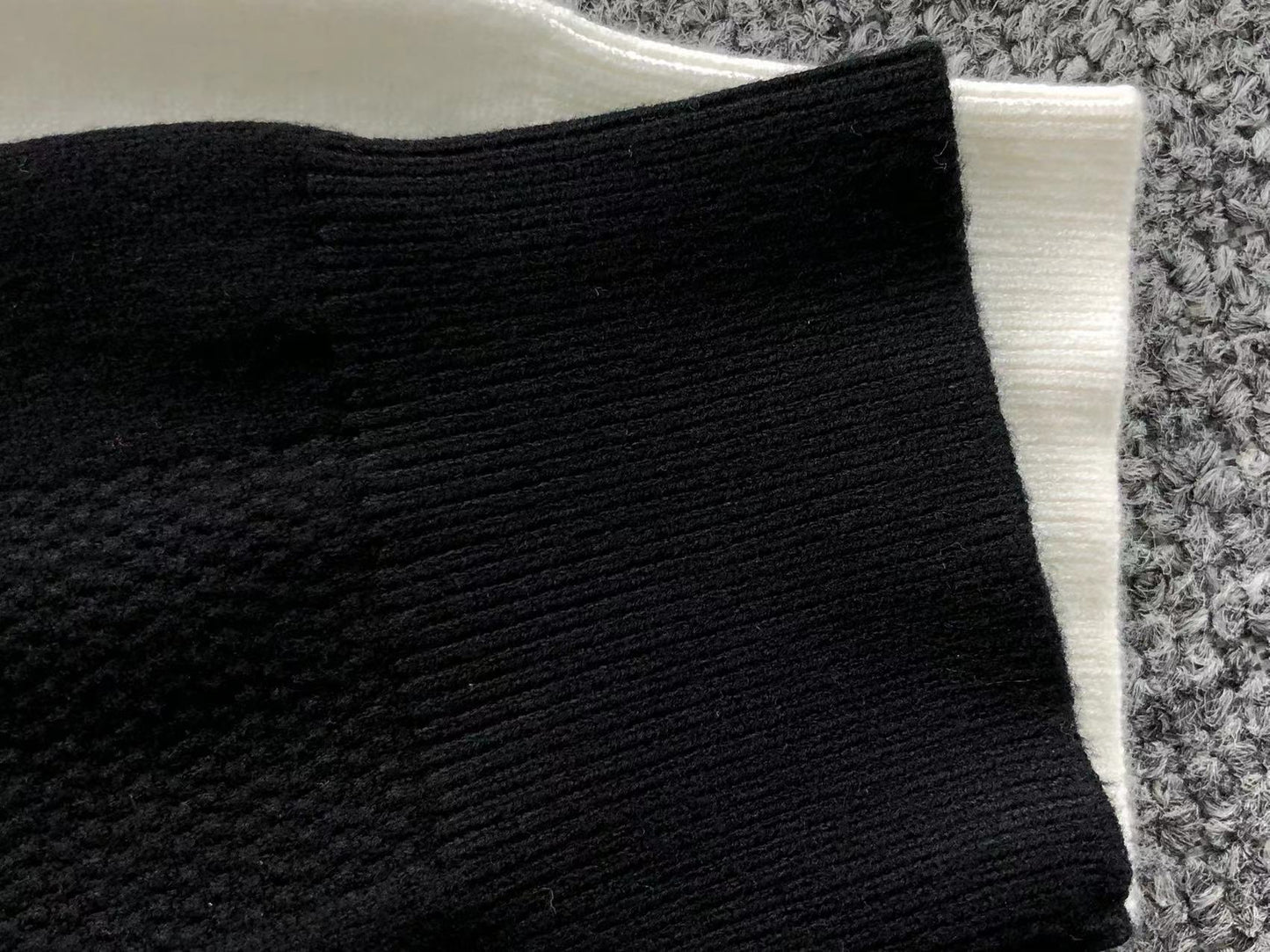 M - SWEATER