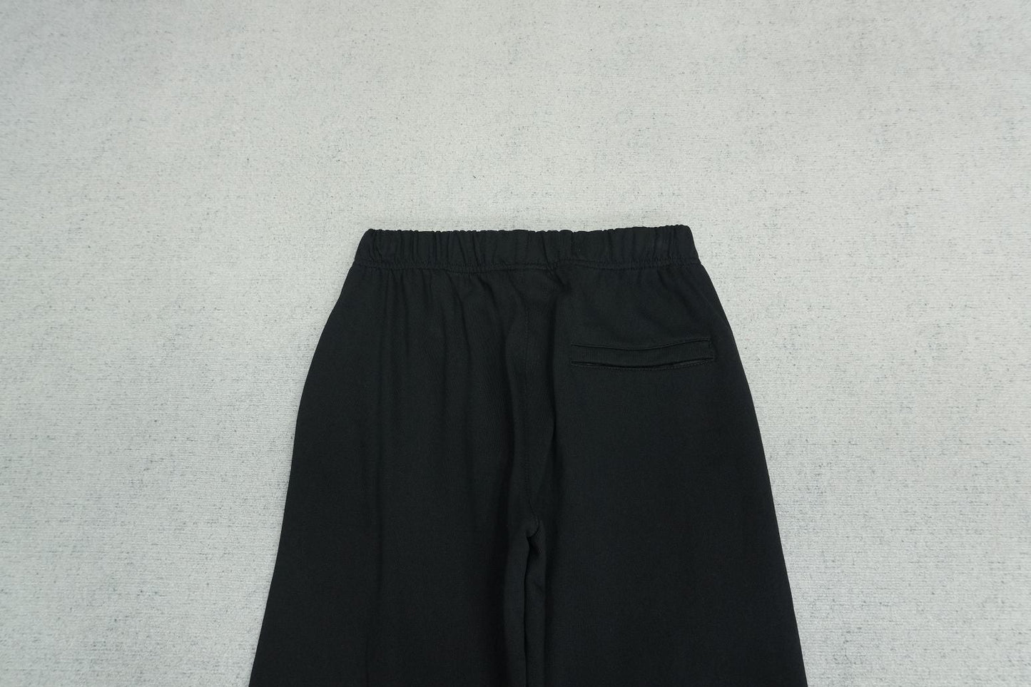 C - SWEATPANTS