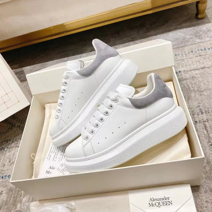 A - SNEAKERS