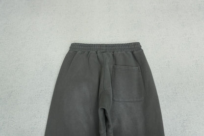 S - SWEATPANTS