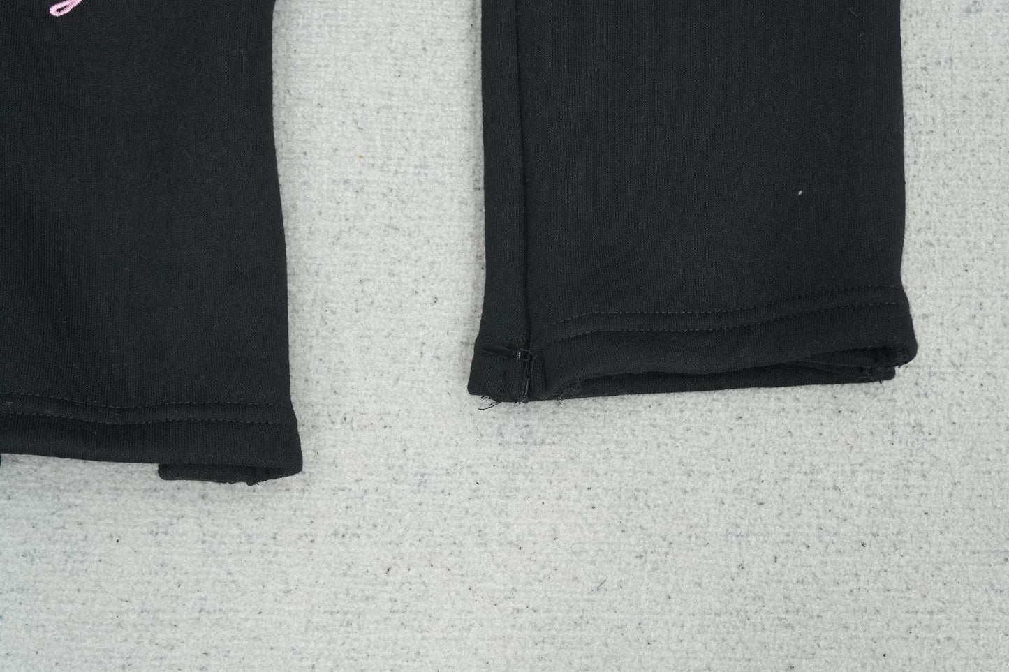 S - SWEATPANTS