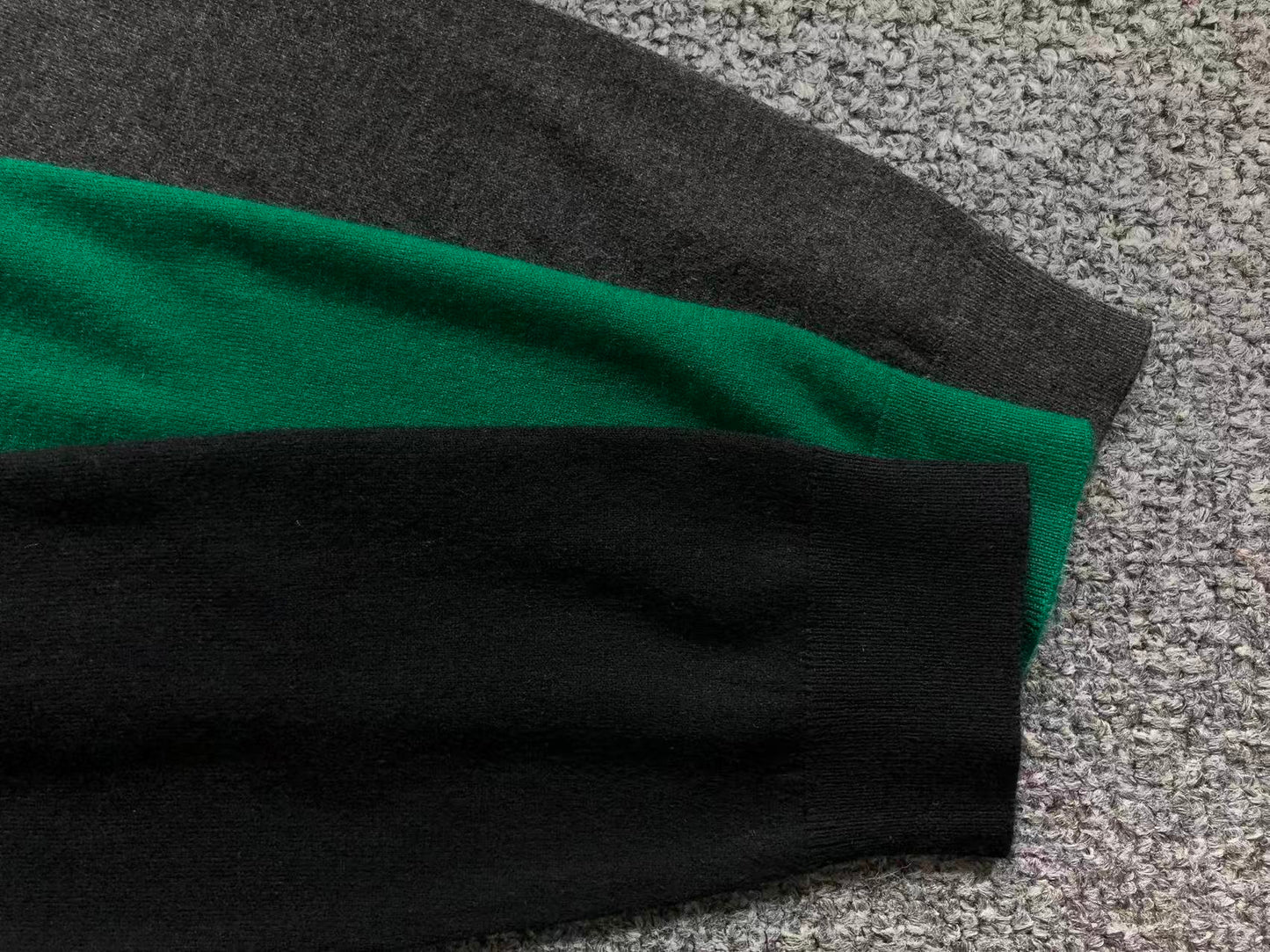 L - SWEATER