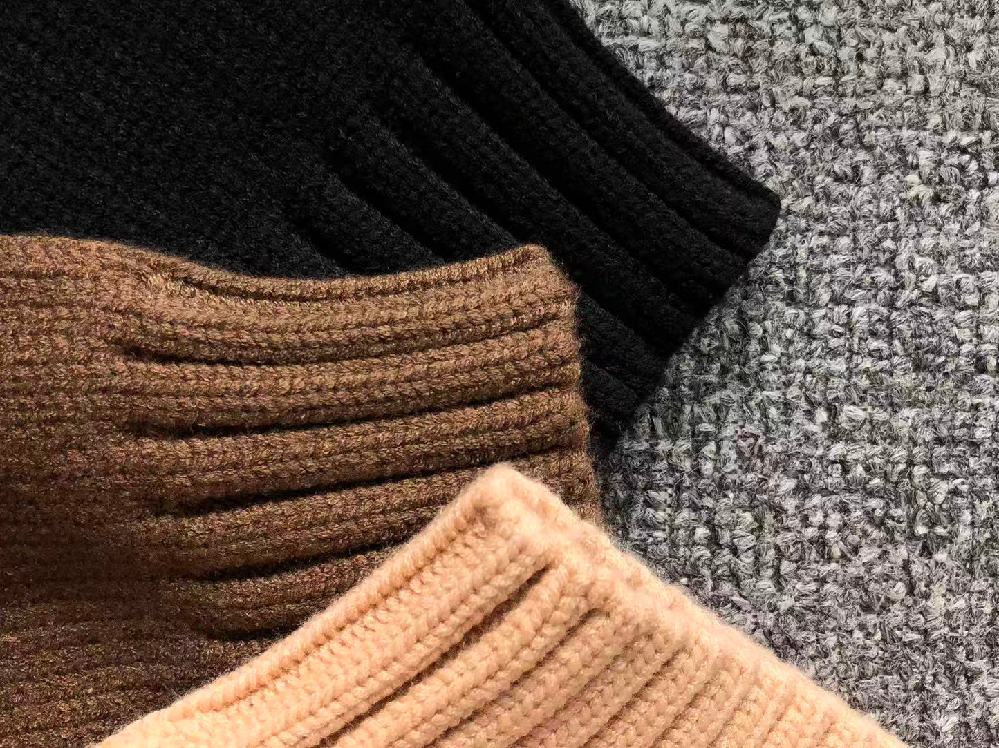 U - SWEATER
