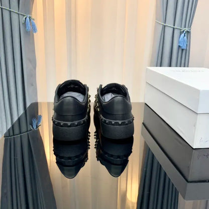 V - SNEAKERS