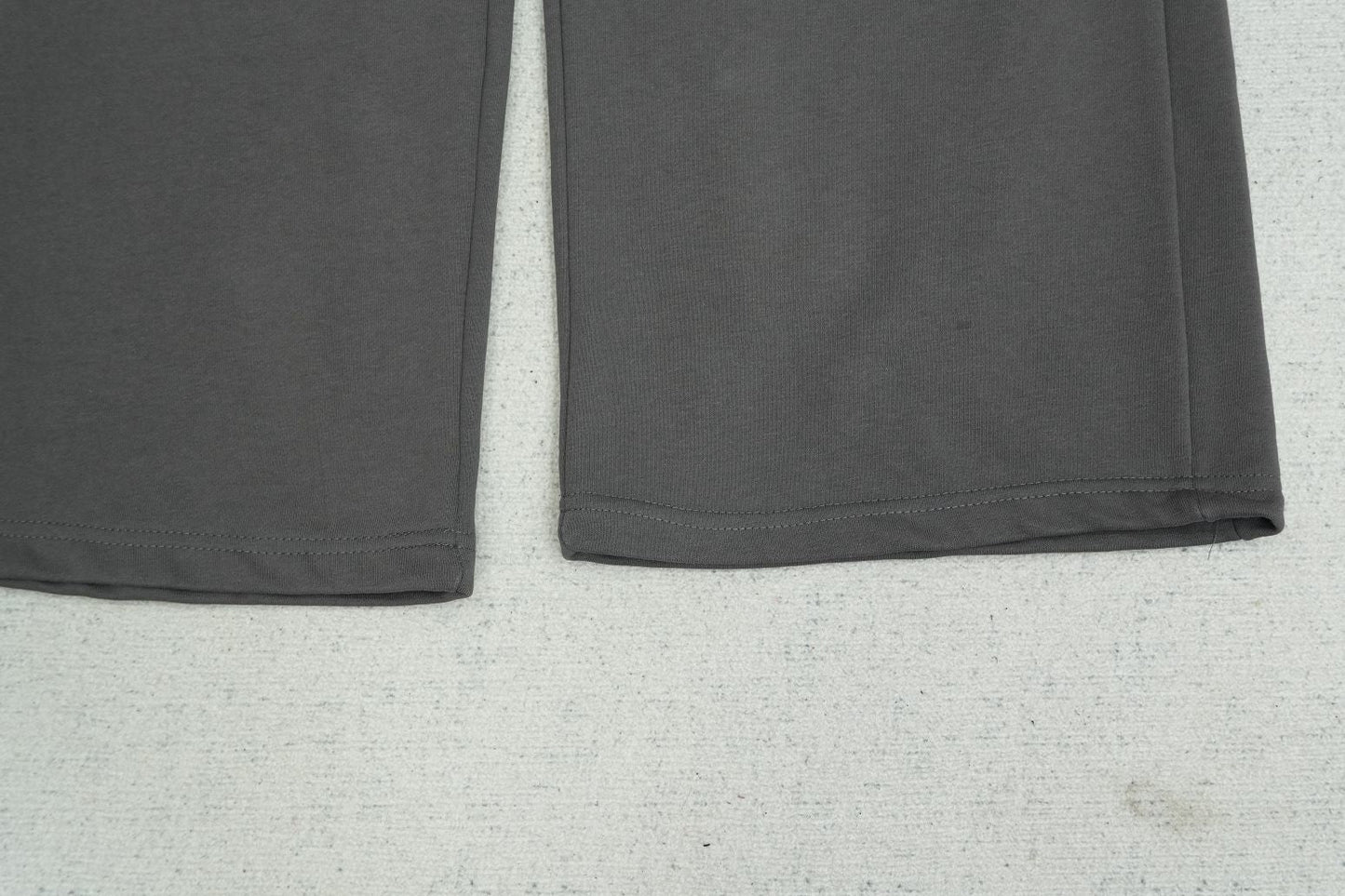 6PM - SWEATPANTS