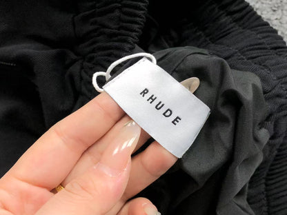 R - SHORTS