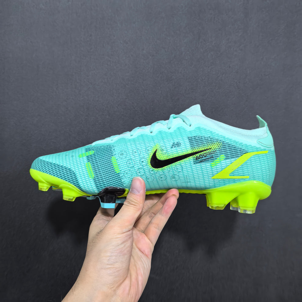 M - FUSSBALLSCHUHE