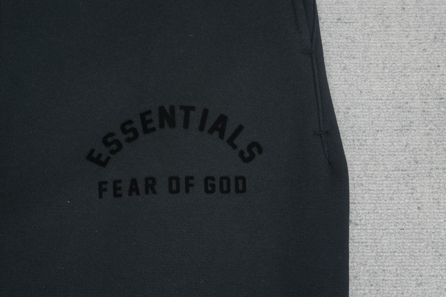 F - SWEATPANTS