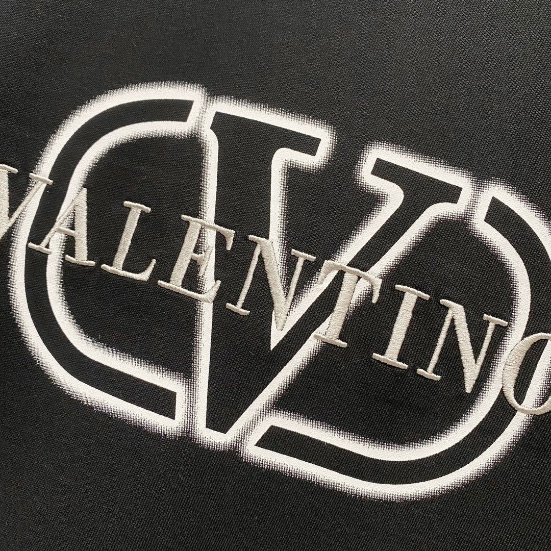 V - TSHIRT