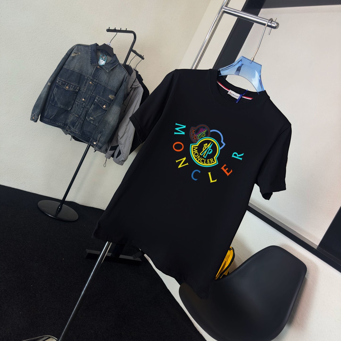 M - TSHIRT