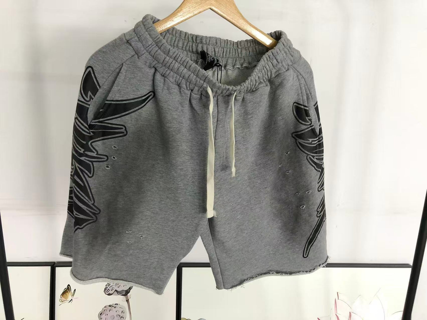 M - SHORTS