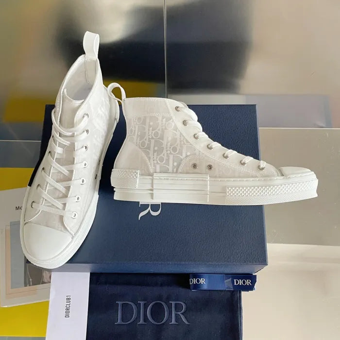 D - SNEAKERS