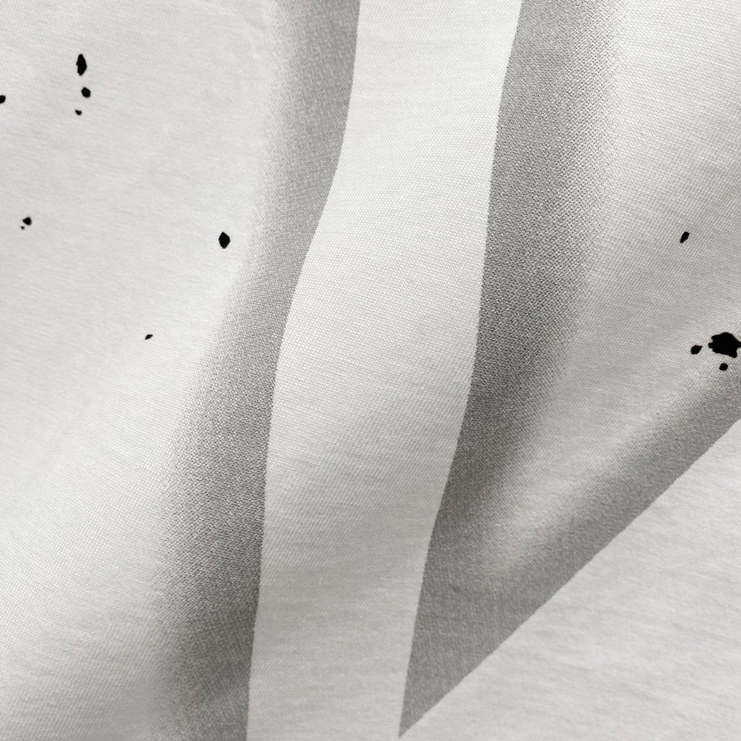 V - TSHIRT