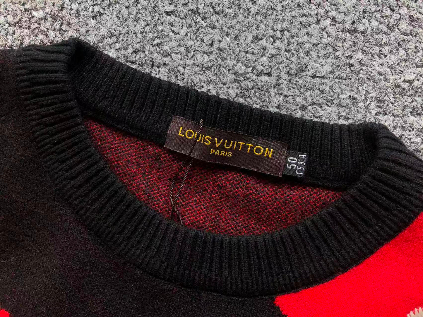 L - SWEATER
